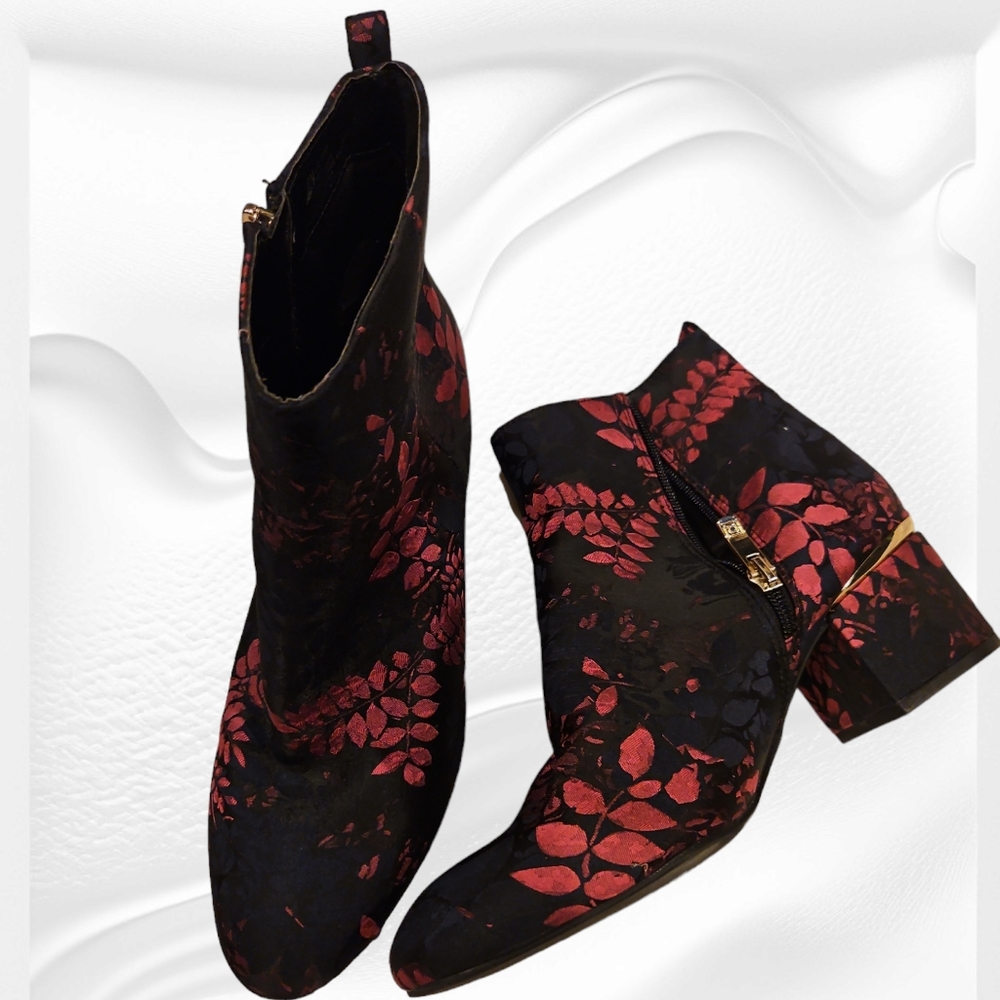 Liz Claiborne Floral Block Heel Gina Bootie size 9